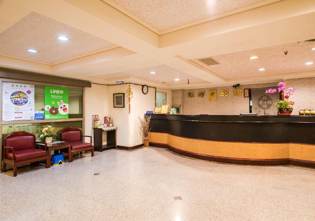 Galaxy Hotel Тайчжун Экстерьер фото