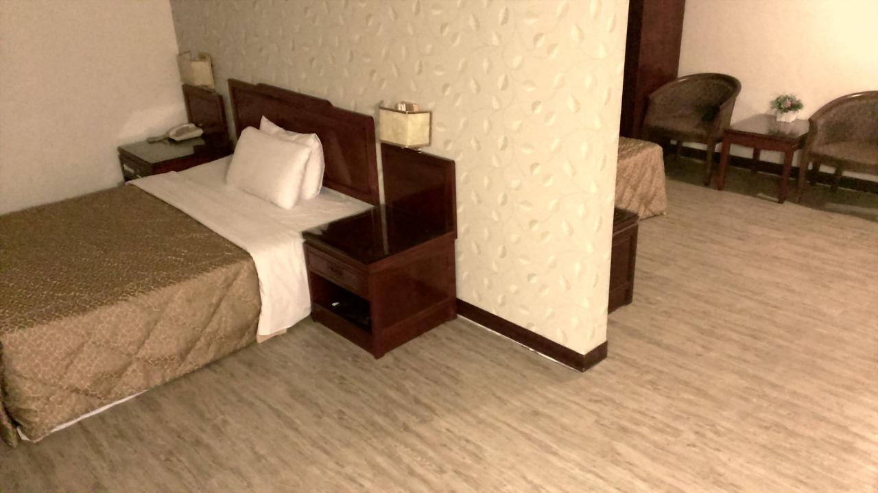 Galaxy Hotel Тайчжун Экстерьер фото